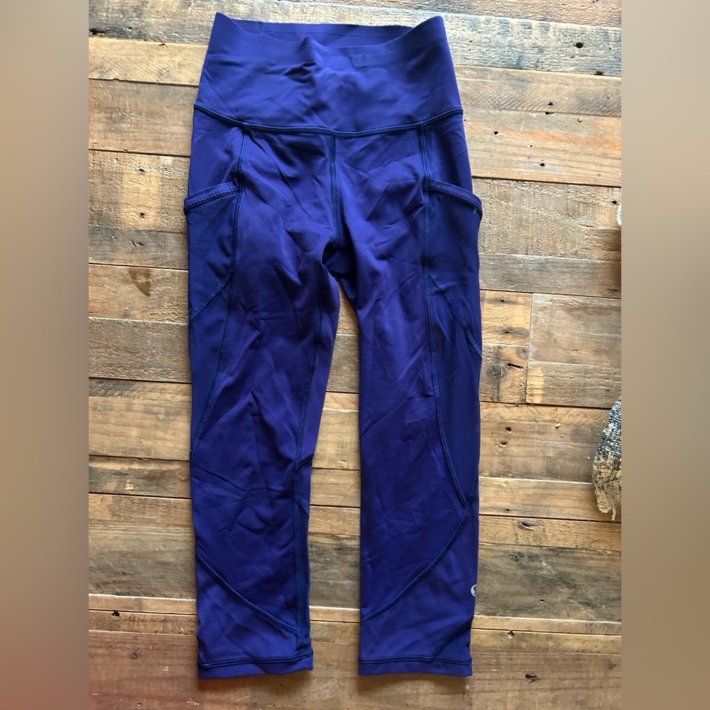 Lululemon high waisted cropped mesh leggings
